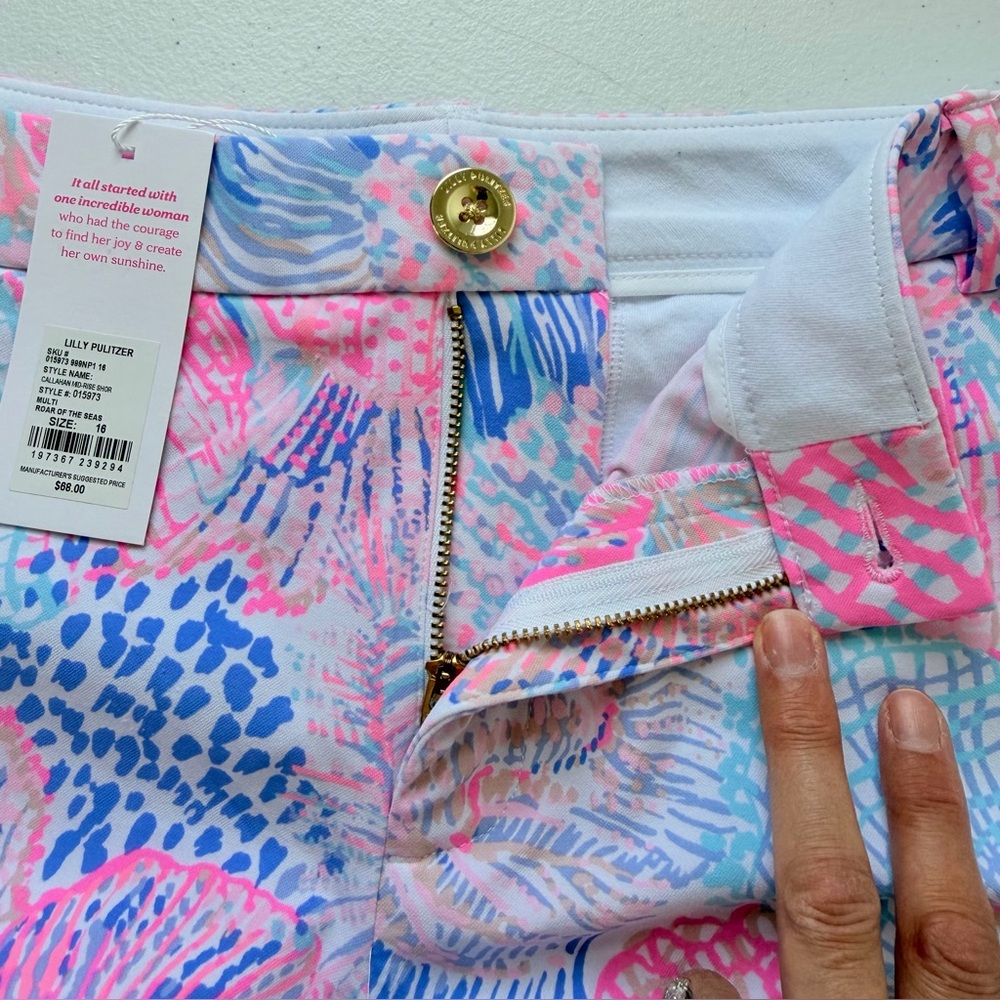 Lilly Pulitzer Callahan Mid Rise Short Multi Roar of the Seas 2025 NWT Size 16 - Picture 5 of 11